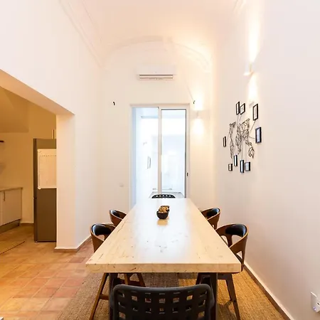 Casa Brancazul * Olhão